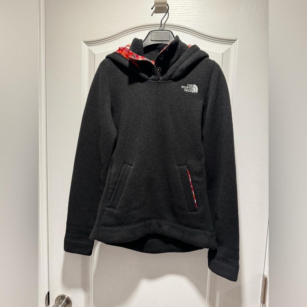414-The North Face Women’s XS Black Fleece-Lined Snap Pocket Pullover Hoodie